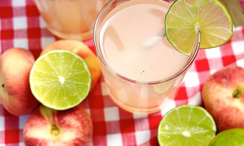 Limetten-Pfirsich-Limonade mit einem Hauch Vanille - "Fee ist mein Name"