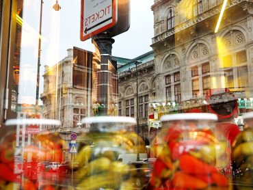 Wien im Regen - "Fee ist mein Name""